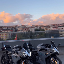 CF MOTO SR250 SPOR SİYAH CAM SİPERLİK